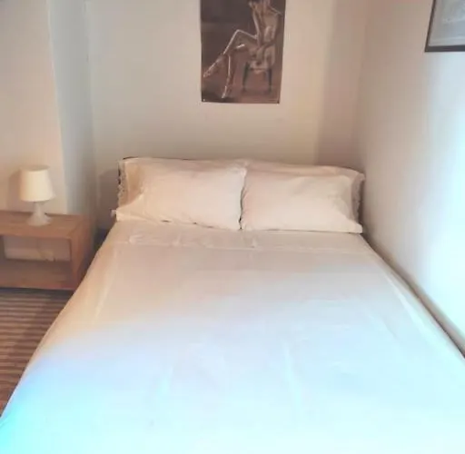 Apartamento Cute Attic In The Heart Of Town